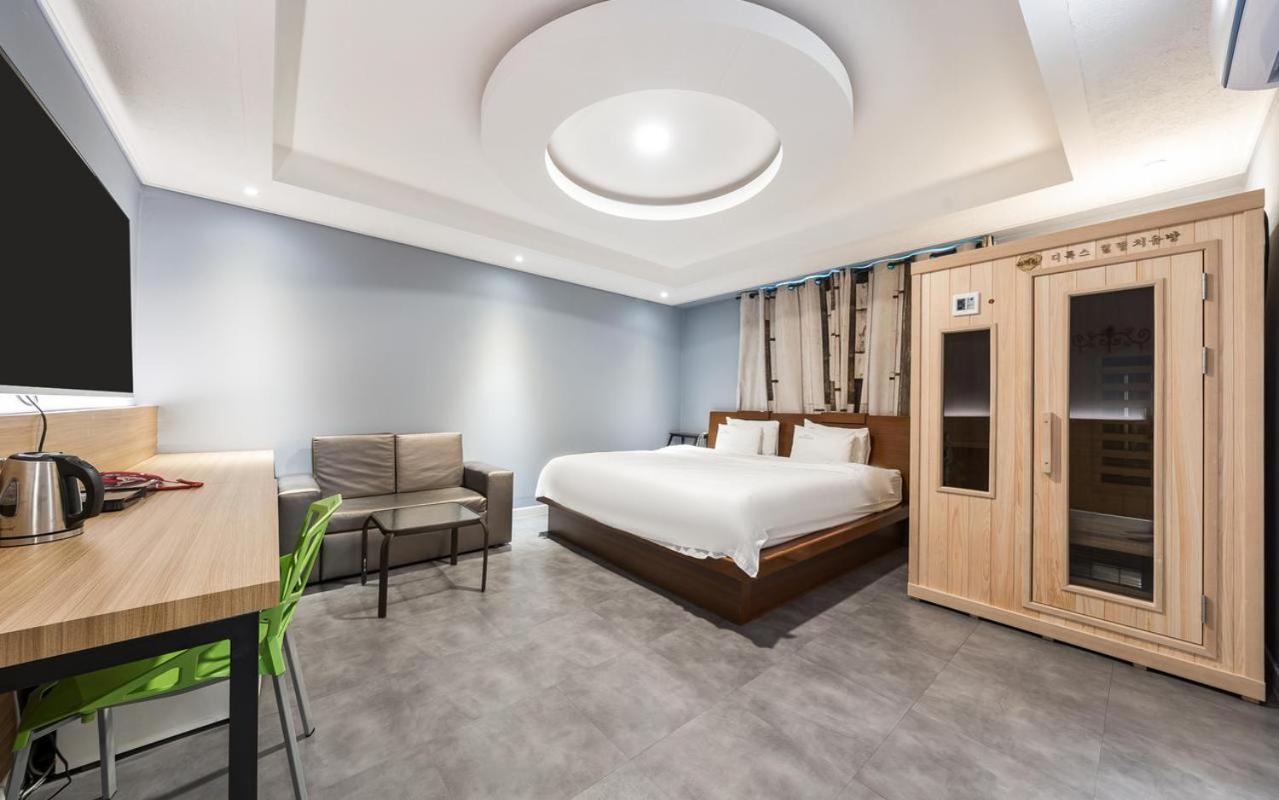 Hotel New Evergreen Мокпхо Екстер'єр фото