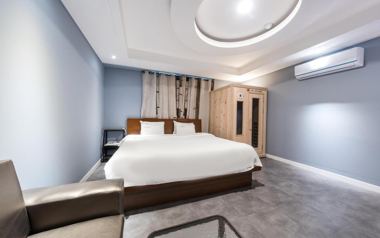 Hotel New Evergreen Мокпхо Екстер'єр фото