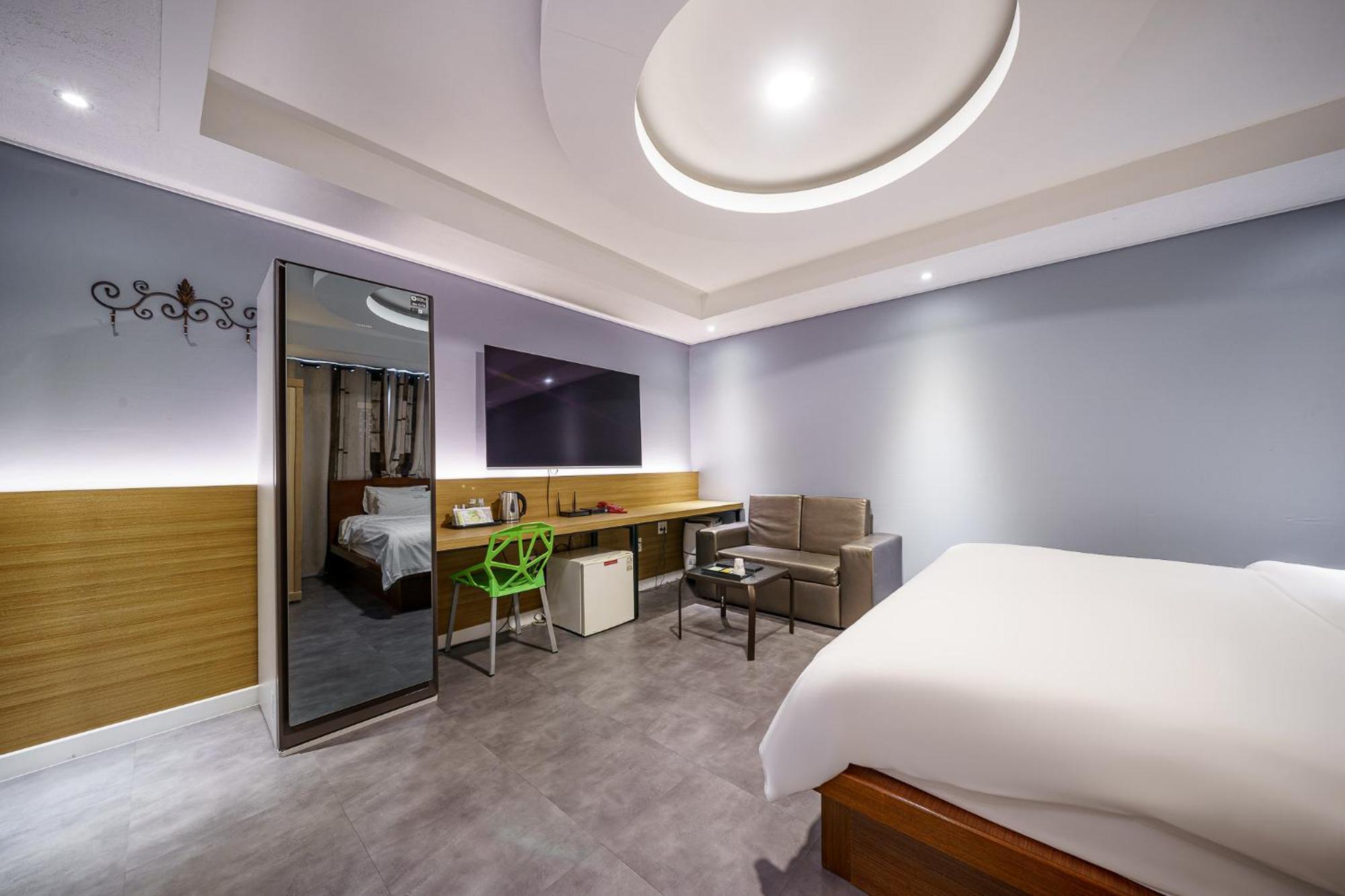 Hotel New Evergreen Мокпхо Екстер'єр фото