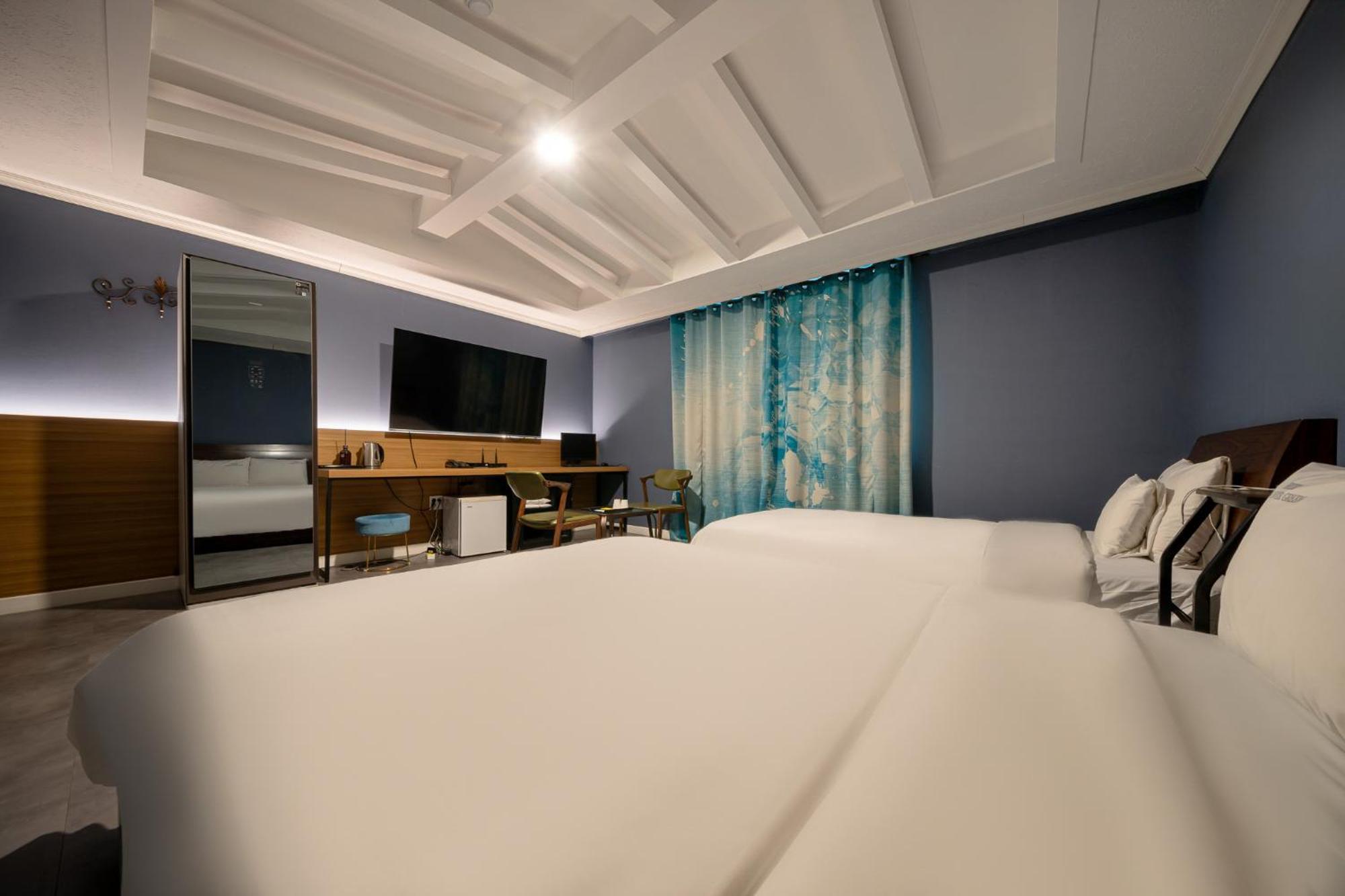 Hotel New Evergreen Мокпхо Екстер'єр фото