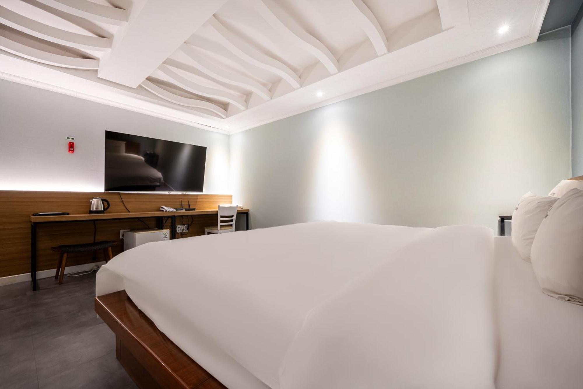 Hotel New Evergreen Мокпхо Екстер'єр фото