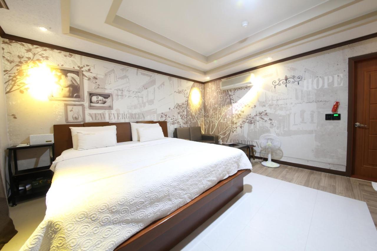 Hotel New Evergreen Мокпхо Екстер'єр фото