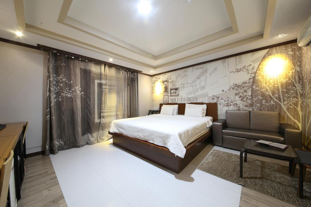 Hotel New Evergreen Мокпхо Екстер'єр фото